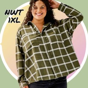 NWT Lightweight Plaid Button Up Shirt w 2 Chest Pockets Perfect For NOW